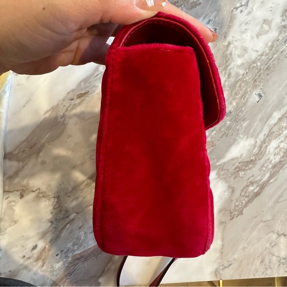 Gucci GG Marmont Velvet Shoulder Bag in Hisbiscus Red (Pre-Owned) - Picture 12 of 15